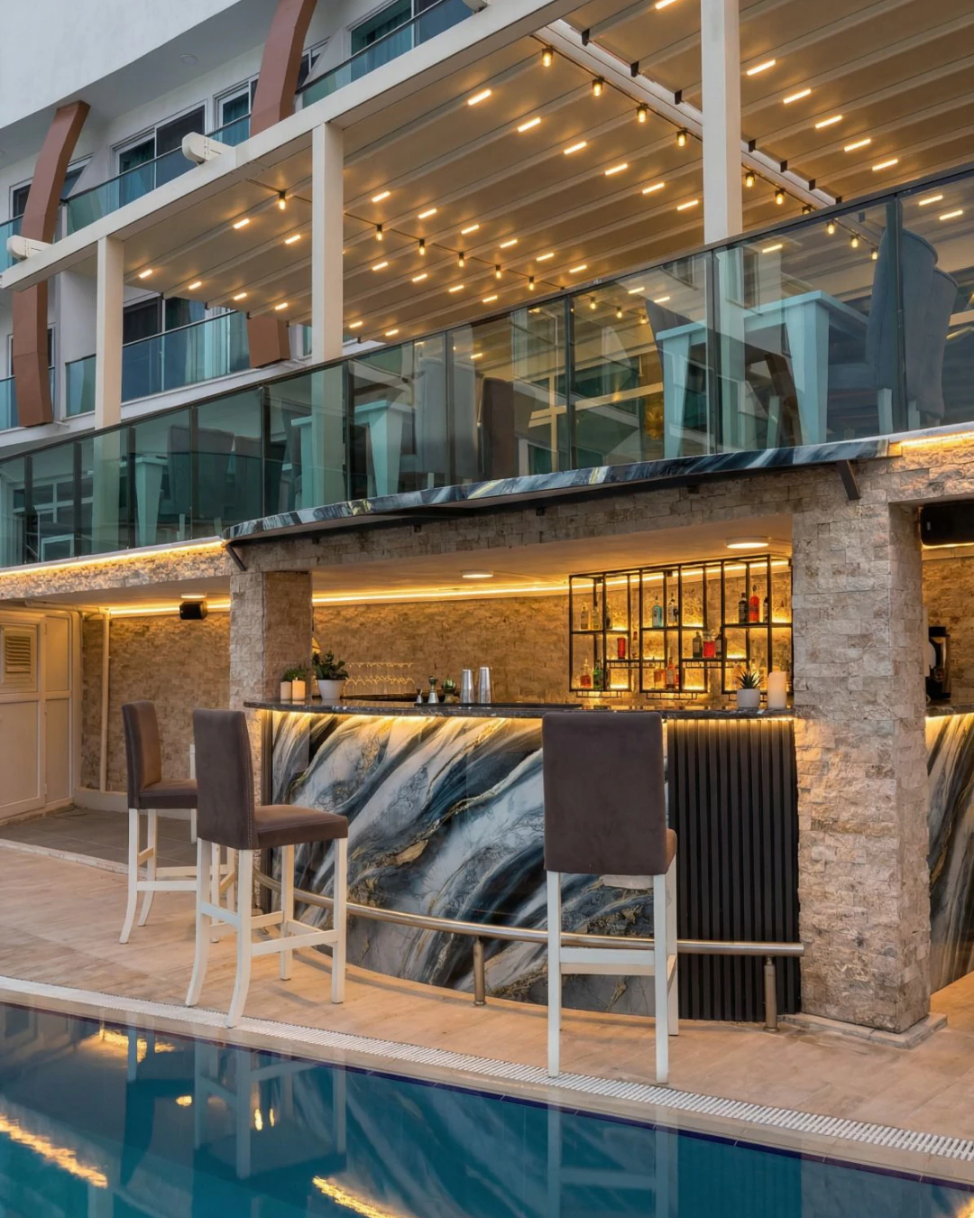 Pool Bar
